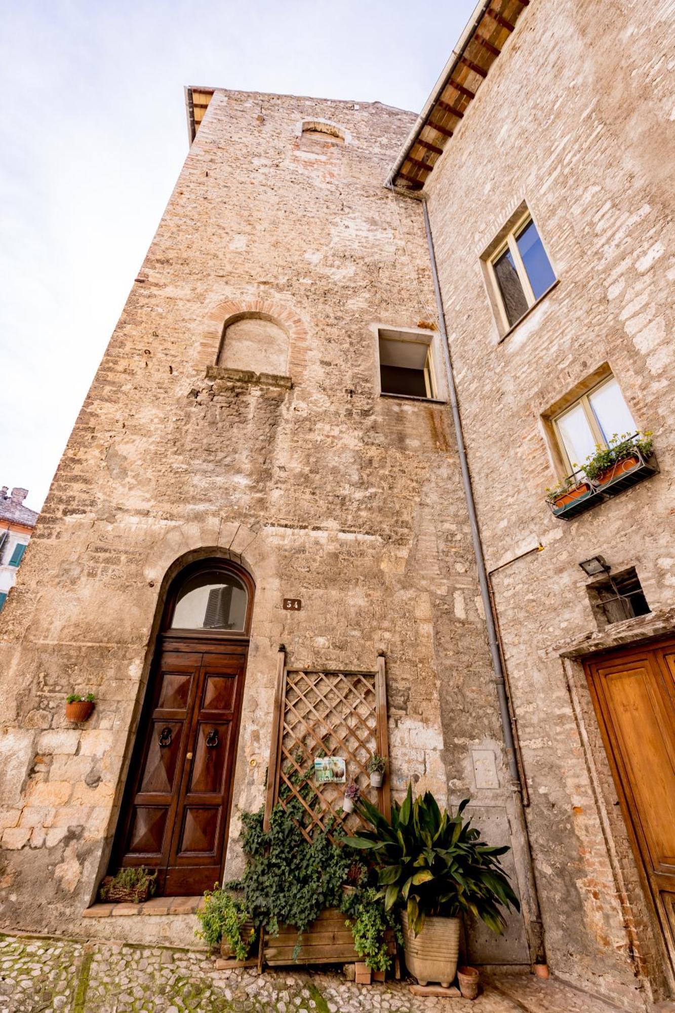 Appartamento In Centro Via Porta Fuga Spoleto Dış mekan fotoğraf